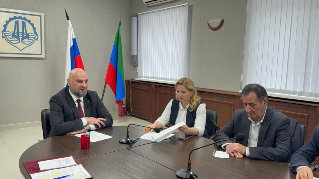 Рашид Джалилов встретился со студентами-практикантами