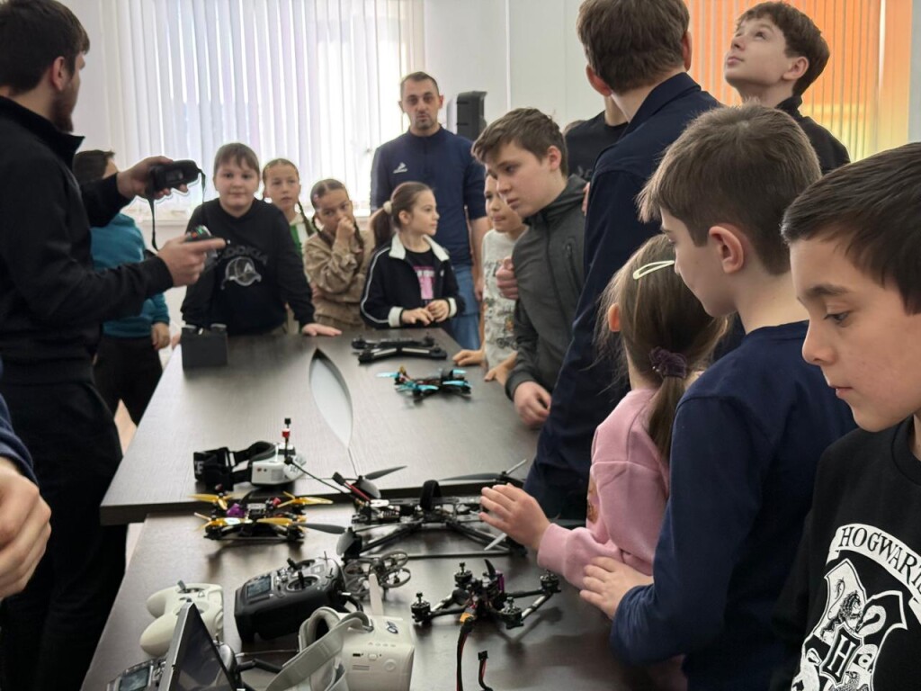 В преддверии Дня защитника Отечества на Дагдизеле прошёл детский праздник технологий и творчества