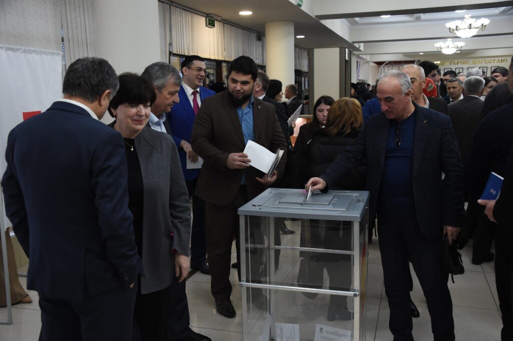 Омар Багинов — делегат партии от АО «Завод Дагдизель»